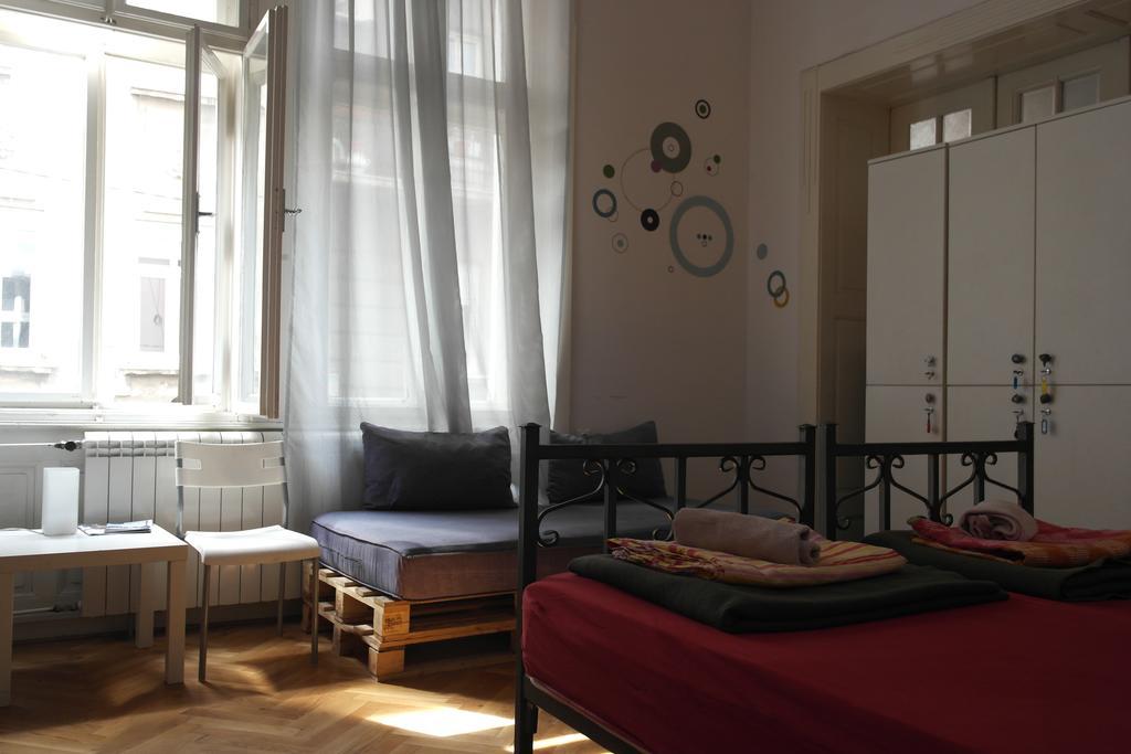 Time Hostel Belgrade Extérieur photo